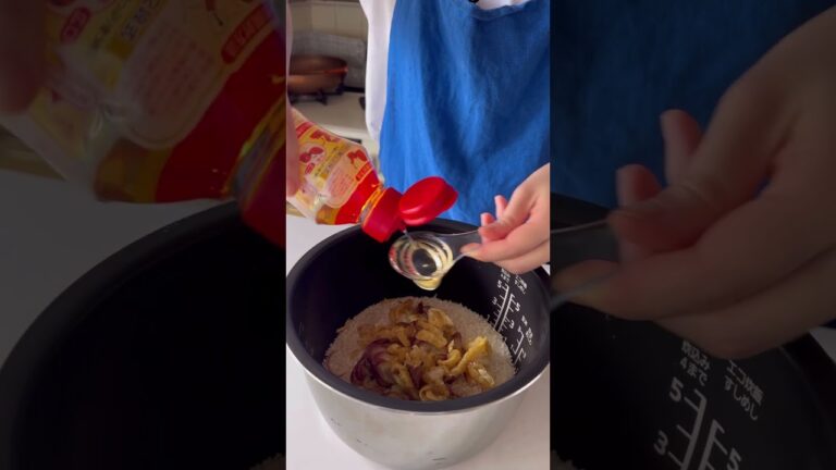 みょうがとお揚げのプチプチごはん🦭🍚 #簡単レシピ #栄養士 #みょうが #炊き込みごはん #炊き込みご飯 #炊飯器 #炊飯器レシピ #炊飯器料理 #ごはん #料理動画 #料理研究家 #料理簡単