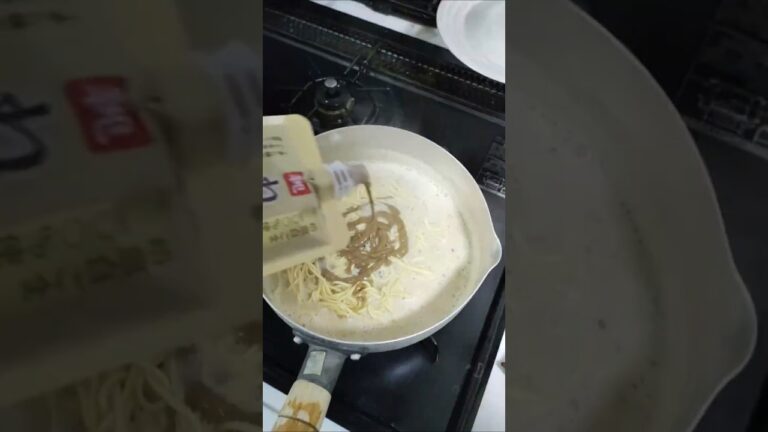 【ラ王担々麺アレンジ】豆乳×練りごまで激濃厚！天下一品級のどろりスープにする方法