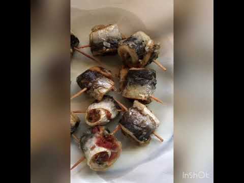 イワシ(sardine)の梅肉(Salted plum)しそ(Perilla)巻揚げ(fried food)