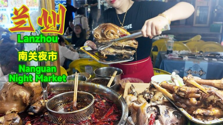 夜幕下的金城风味，老兰州人熟悉的记忆味道，牛奶醪糟，羊头，羊杂，肚包肉，南关民族风味美食街满足你对西北美食的所有想象