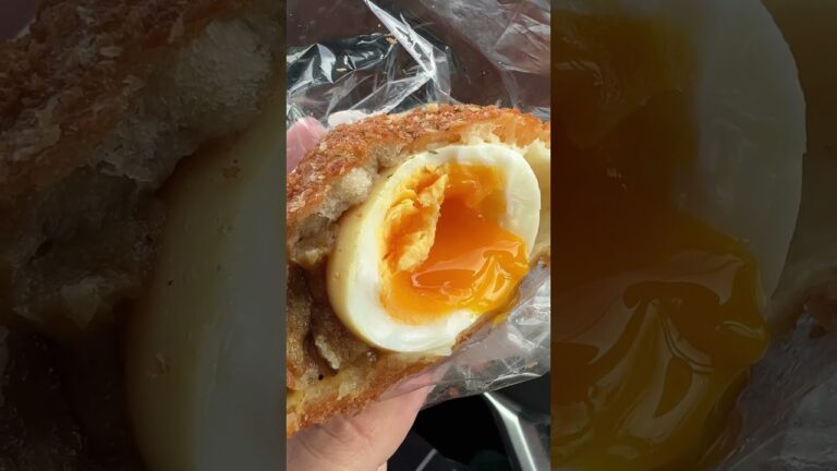 【北海道グルメ】気づいたら買ってるとろ玉カレーパン