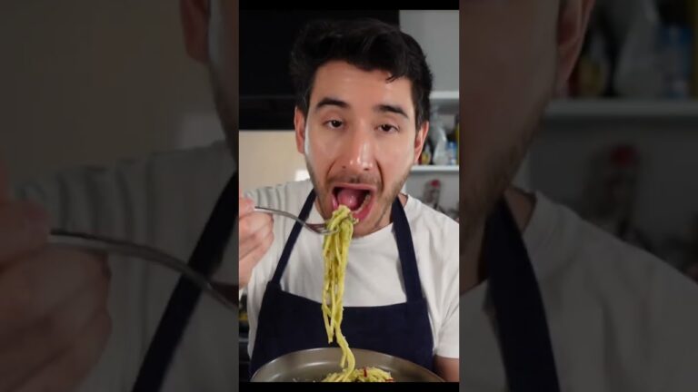 ブロッコリーとアンチョビパスタ食べたことある？ (Broccoli and anchovy pasta) #shorts #ブロッコリー #パスタ #アンチョビ #pasta #broccoli