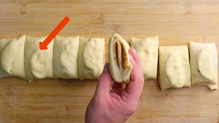 りんご2個をスライスして生地で包み込む！これは試してみるべき