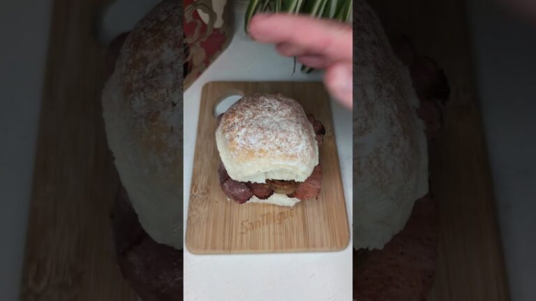 Homemade Cajun Bacon & Onion Ring Bap #lunch #sandwich #homemade #letsmakelunch #recipe #bacon