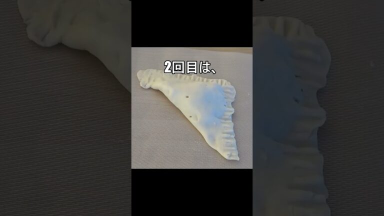 冷凍パイシートとプリンを使って。ワッフルメーカーでアップルパイ焼いてみた。プリンは跡形もなく消えた･･･。#shorts