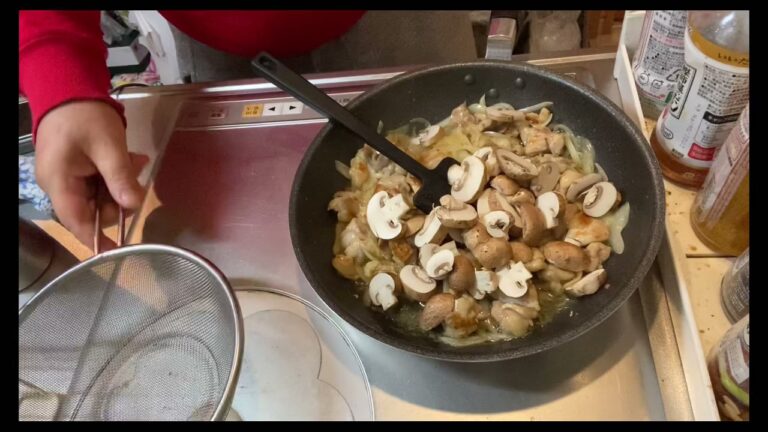 【チキンマカロニグラタン】