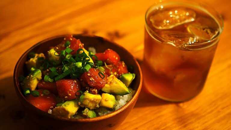 【飯テロASMR】夜食にサーモンのポキ丼を作って麦茶で流し込む動画【簡単レシピ】