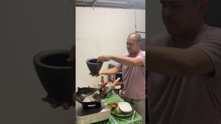 กระเพราน้ำราดข้าว  จัดไป #หมู่โกโก้ 😋