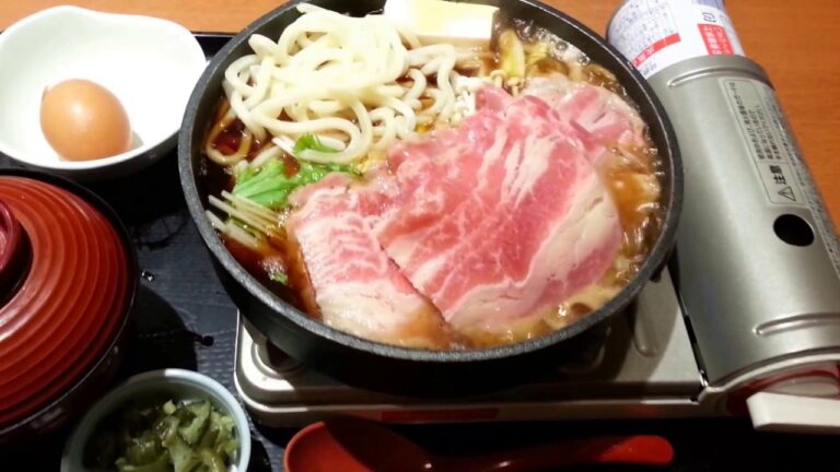 牛すきうどん鍋定食　お肉倍盛２倍