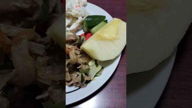 #晩ご飯 （ #鮭の塩麹漬け焼き #肉野菜炒め #ポテトマカロニサラダ #きゅうりの浅漬け #りんご ） 2025/02/20