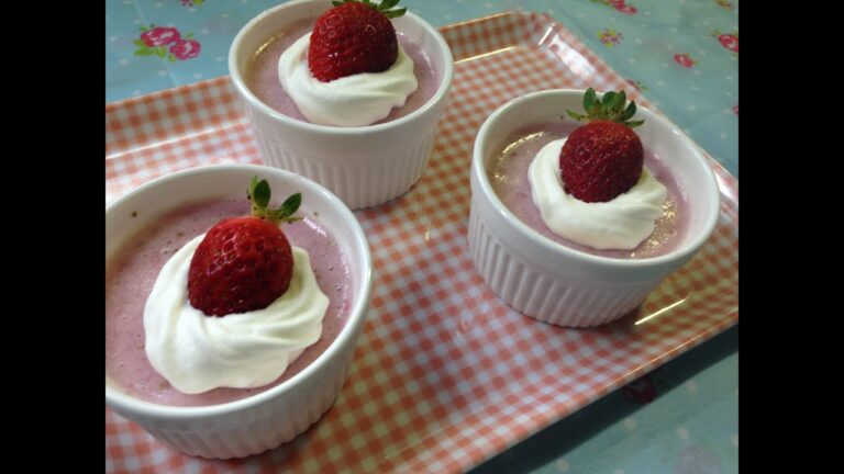 《お菓子作り》いちごミルクプリン  Strawberry Milk Pudding