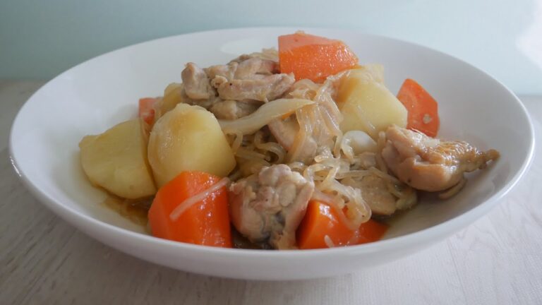 【鶏肉じゃが】甘めの味が染み染みです♪