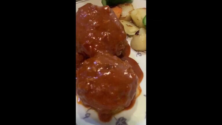 チーズハンバーグトマトソース✨肉汁ハンバーグ柔らか美味しいよー💖 #ハンバーグ #肉汁ハンバーグ #トマトソース #料理動画 #料理研究家 #料理練習 108pierrots