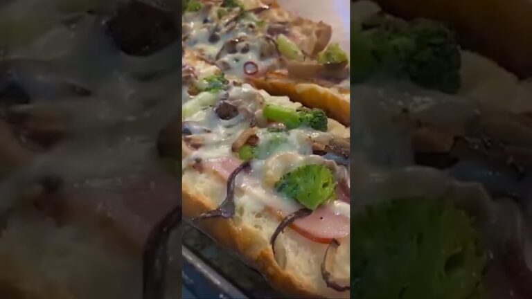 焼き立てパン「3種きのことバジルタルティーヌ」