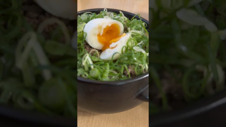 #プチッと鍋   冷凍うどんしかない時の簡単うどん   借金返済で早朝から夜まで働いてる波乱万丈オバサンの奮闘記。#shorts #アラフィフ
