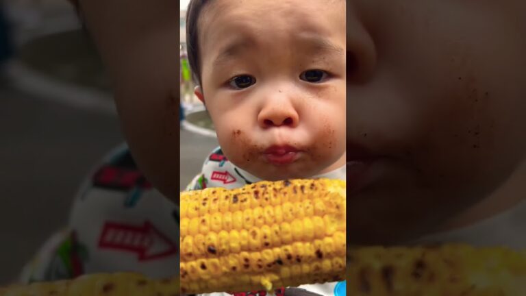 【はじめてシリーズ♪】屋台の焼きとうもろこし #1歳 #男の子 #食べる #屋台 #お祭り #はじめて