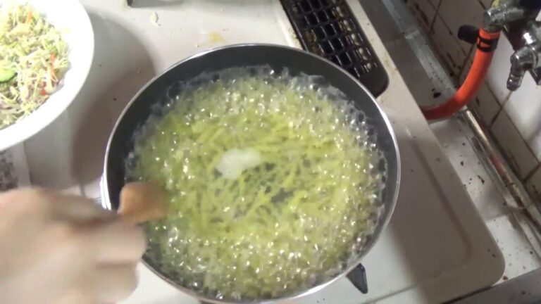 ショートパスタ・フジッリのサラダパスタでさっぱりお昼ごはん☆