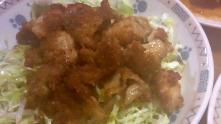 油揚げの卵煮、唐揚げ、味噌汁、ご飯でごわす。