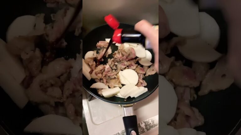 山芋と豚こまのニンニク炒めです　動画がぶれてすみません