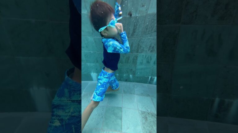 潜水対決！　まりちゃんいずちゃんチャンネル　#shorts