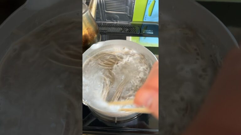 信州そばを茹でる動画‼️ #家庭料理 #料理 #ご飯 #そば