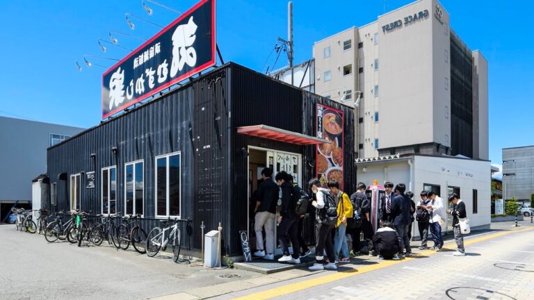 深夜３時まで止まらない焼めしラーメンラッシュ！１日最高４００杯爆売れ行列食堂丨Egg Fried Rice-Wok Skills In Japan