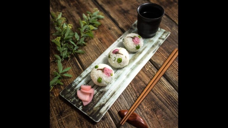行楽のお弁当にもぴったり！ 桜とグリーンピースの手鞠ごはん ｜和食のレシピ集