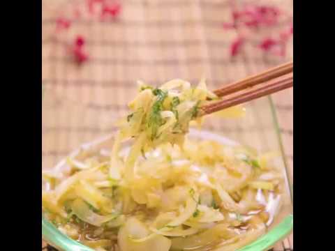 食欲そそる！ まるごと新玉ねぎと梅しそのサラダ ｜ moguna[モグナ]