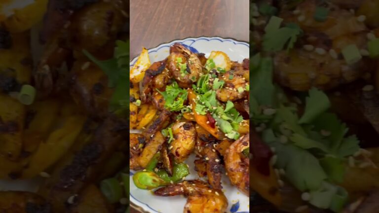 謎のガチ中華料理店で「乾焼蝦仁(元祖エビチリ)」を食べてみた🥺✨麻辣風味で、日本のエビチリとは別物だけどピリ辛でめちゃうま #japan #travel #chinesedish