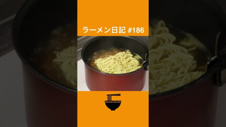 レトルトハンバーグをそのままIN！カレーラーメン！ ＃shorts
