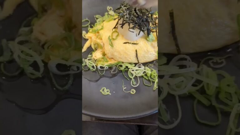 #オムライス #shorts  #名古屋   御馳走オムライス館「ネコ目」「だし醤油味」か「トマトソース味」がおすすめです。刻みネギと大根おろしのだし醤油オムライス