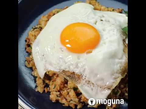 後からじわじわと辛さがくる にらと豚のピリ辛ラー油チャーハン ｜ moguna[モグナ]