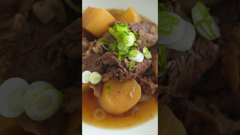 ストウブ 鍋で作る牛すじ肉と大根の煮込み | Beef Tendon and Daikon Radish Stew cooked in a Staub #recipe #staub #cooking