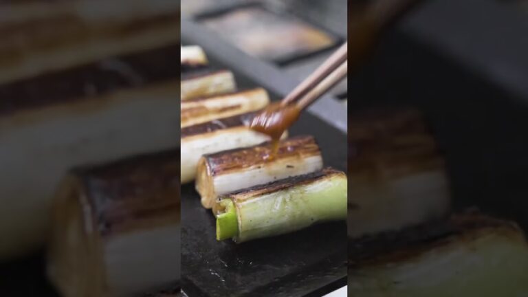 ネギ焼き／ネギを焼いて味噌をつけて召し上がれ🫶 #キャンプ飯 #焚き火 #キャンプ #camp #camping #料理