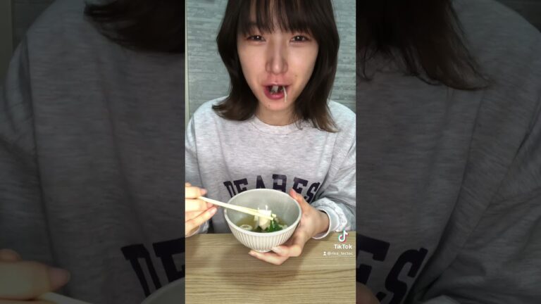 広島の西田家のお雑煮🍶 みんなのお雑煮コメントで教えて！#おすすめ #おすすめのりたい #インスタおいで#食べる子 #お正月 #お雑煮