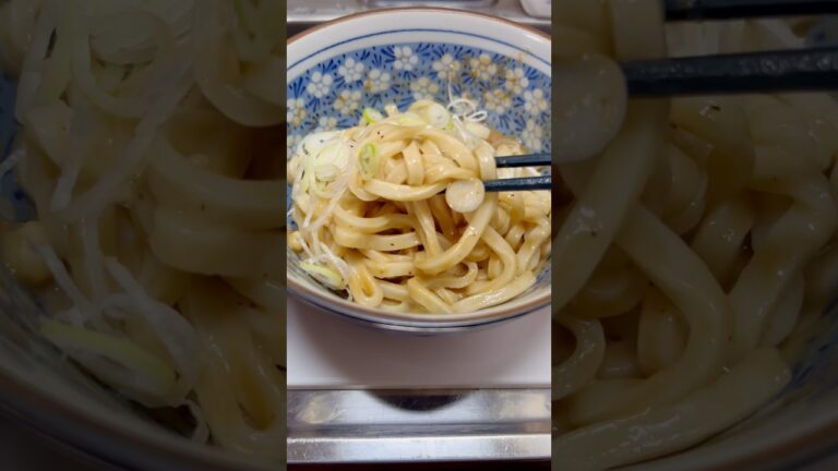 5分で作れるピリ辛胡麻うどんが美味すぎた #shorts #おうちごはん