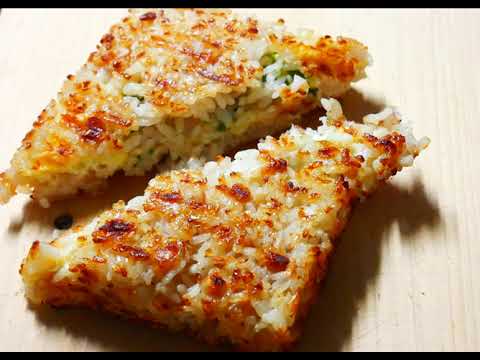 サラリーマンがホットサンドメーカーで焼きおにぎらずを作る