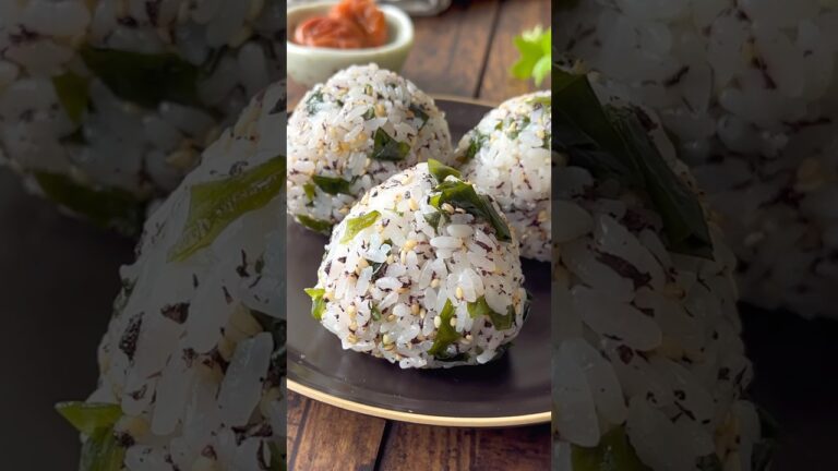 SNS総再生数500万回突破🙌人気のおにぎりシリーズ🍙ゆかりとわかめの混ぜおにぎり🍙