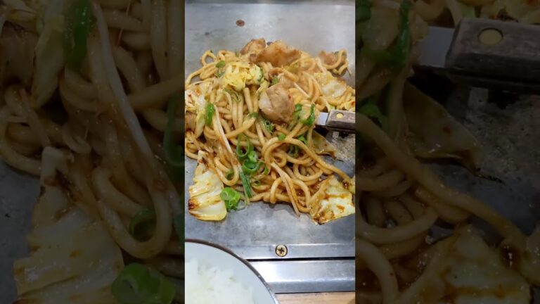 お好み焼 ハクサン ホルモン焼きうどん 神戸・三宮