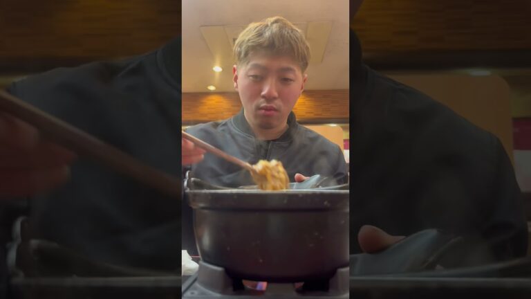仕事終わりに鍋焼きうどんを食べる1人暮らし6年目の工場作業員