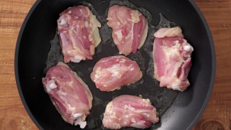 薩摩芋と鶏モモ肉の塩麹煮込み