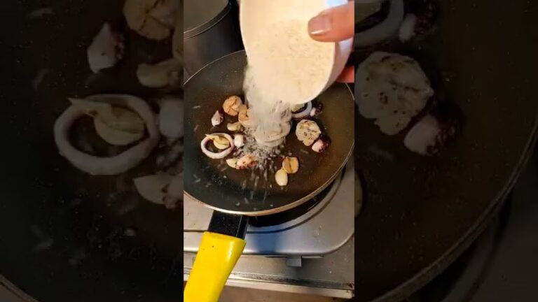 イカスミパエリア！!　でパパエリア🦑