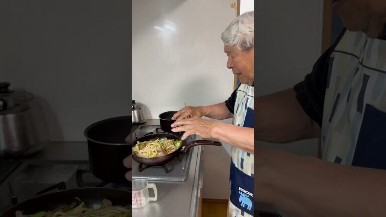 じいちゃんの野菜たっぷり「焼きうどん」これ絶対上手いやつ❤️