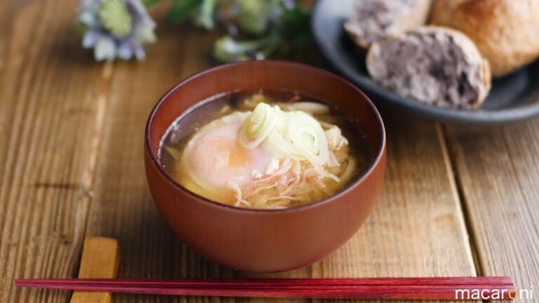 【365日のパンとスープ】落とし卵の具だくさんお味噌汁