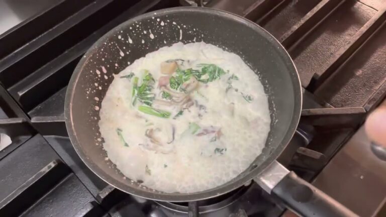 菜の花とキノコ、生ハムのクリームパスタ