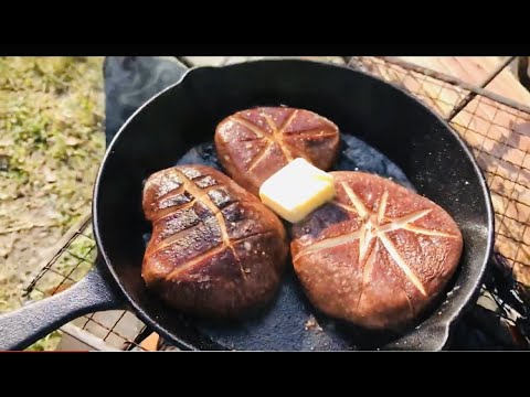 焚き火でランチ（スペアリブと南瓜のクラムチャウダースープ＆椎茸ステーキ）