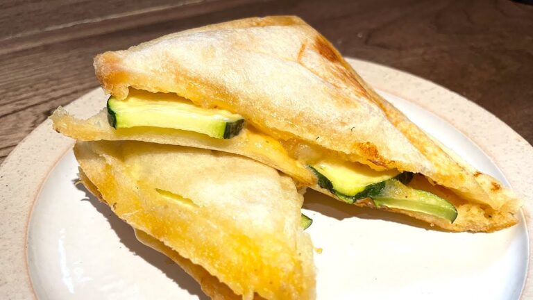 エビとズッキーニでつくるホットサンド【Shrimp Zucchini Grilled Sandwich】