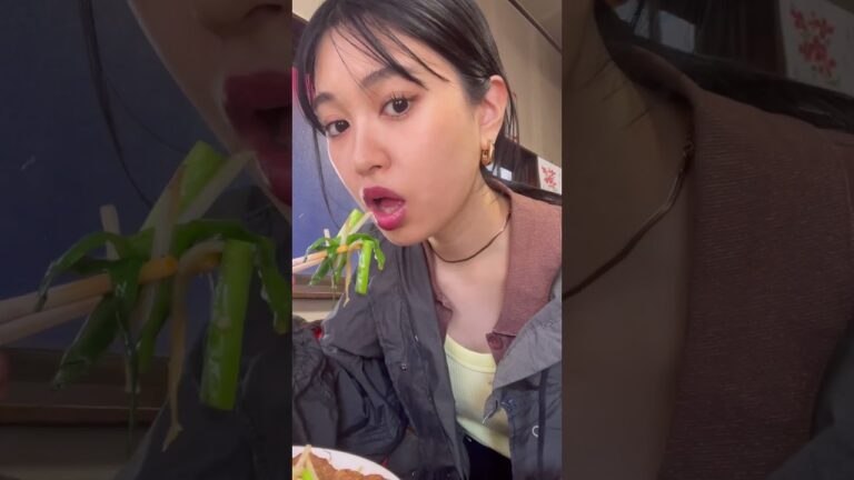 町中華の揚げレバニラもぐもぐ#もぐもぐタイム #もぐもぐ#飯テロ#町中華#レバニラ#asmr