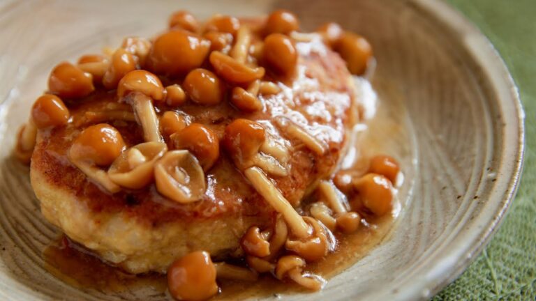 【豆腐ハンバーグ】厚揚げを使って時短！！ふわふわジューシー♪袋に入れて揉むだけで簡単に作れる！