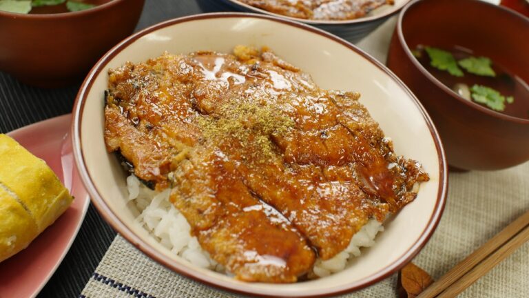 まるでうなぎ！？ご飯が止まらな～い豆腐の蒲焼き丼！